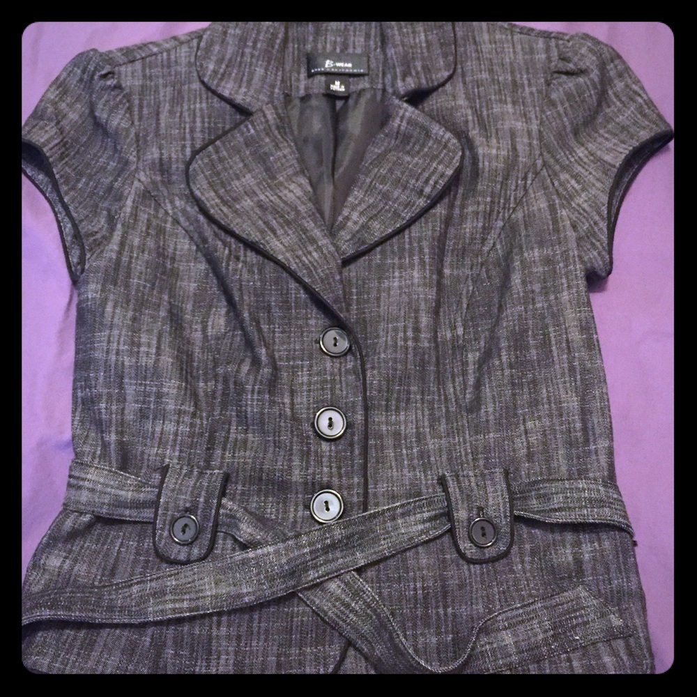 🌷50% off in bundle of 2+! Juniors medium blazer